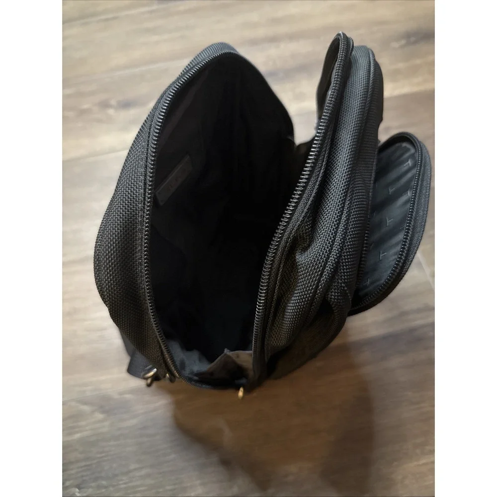 Tumi Alpha 2 Pocket Bag Small Crossbody Black Ballistic Nylon 22100D4 Travel Bag